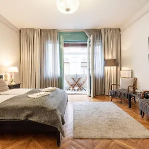 https://paulay-deluxe.inbudapesthotels.com