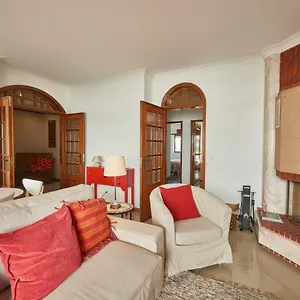 https://cascais-handsome-apartment.hotels-lisbon-portugal.com